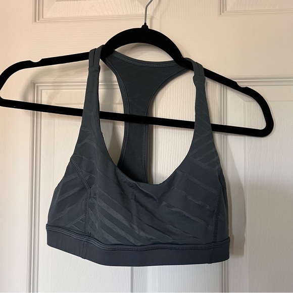 Lululemon sports bra - Picture 3 of 5